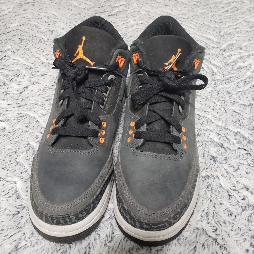 Nike JORDAN 3 Retro Black and Orange Sneakers